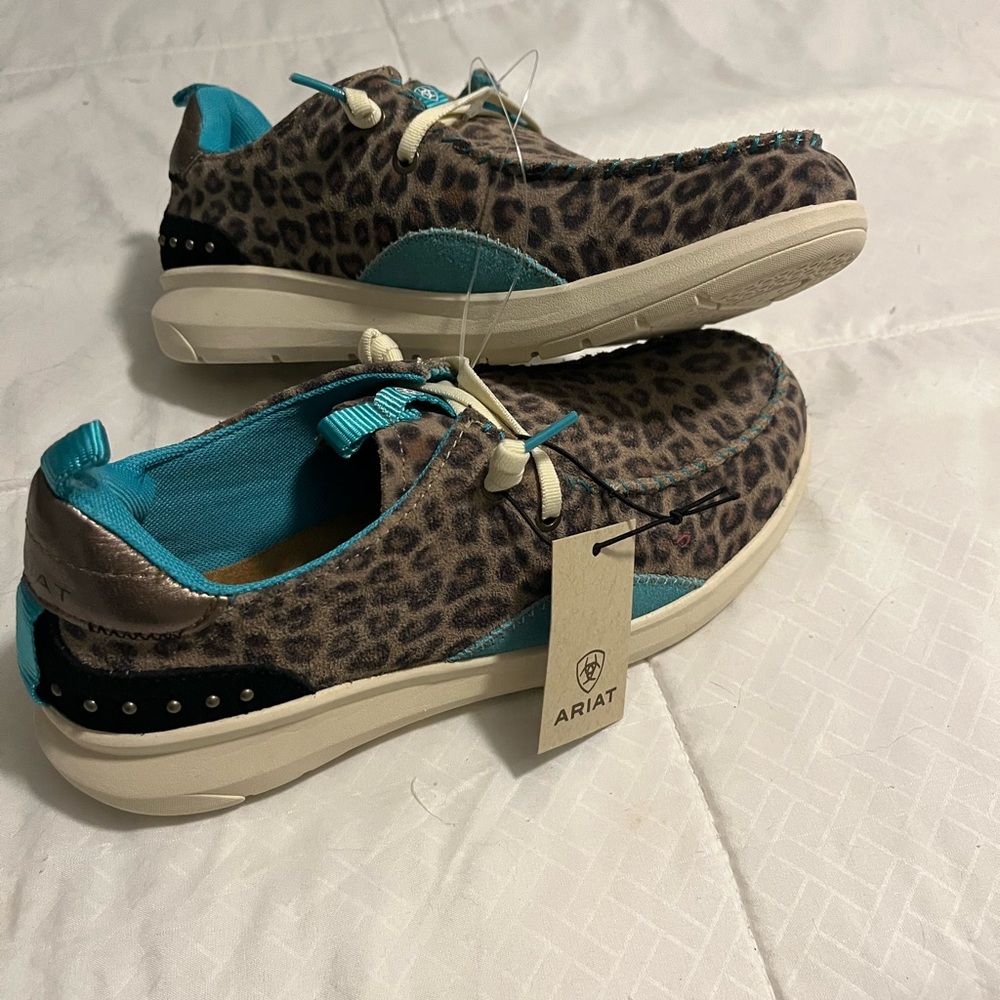 NWT ARIAT Hilo leopard print sneaker